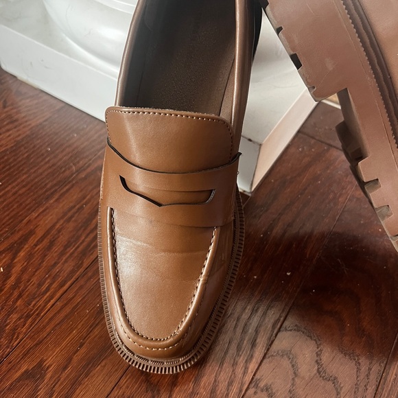 American Eagle Medium Brown Faux Leather Chucky Lug Sole Penny Loafers Size 9 - Picture 4 of 16